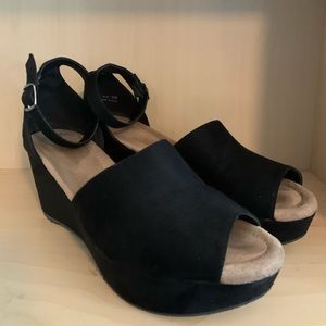 Black platform wedges
